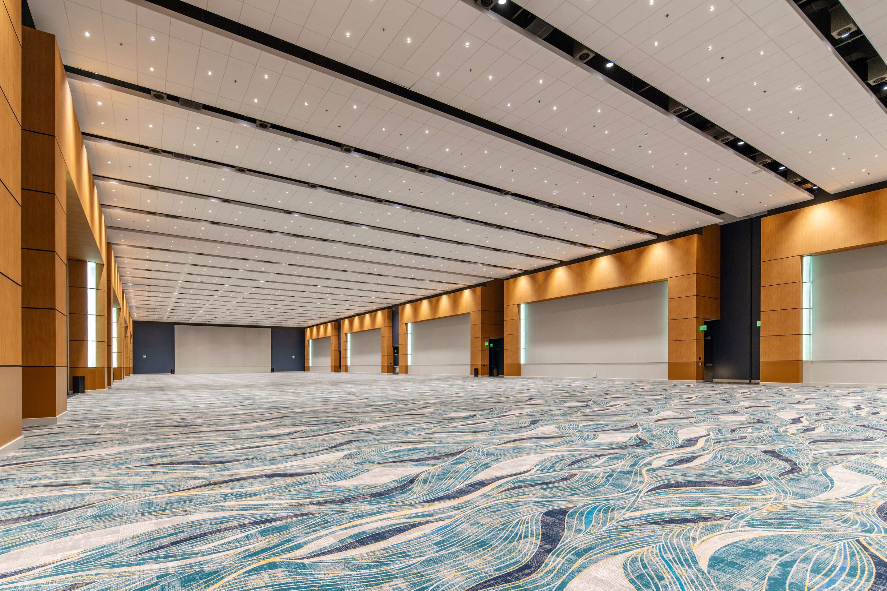 Meeting Room | Doubletree by Hilton Cedar Rapids Convention Complex