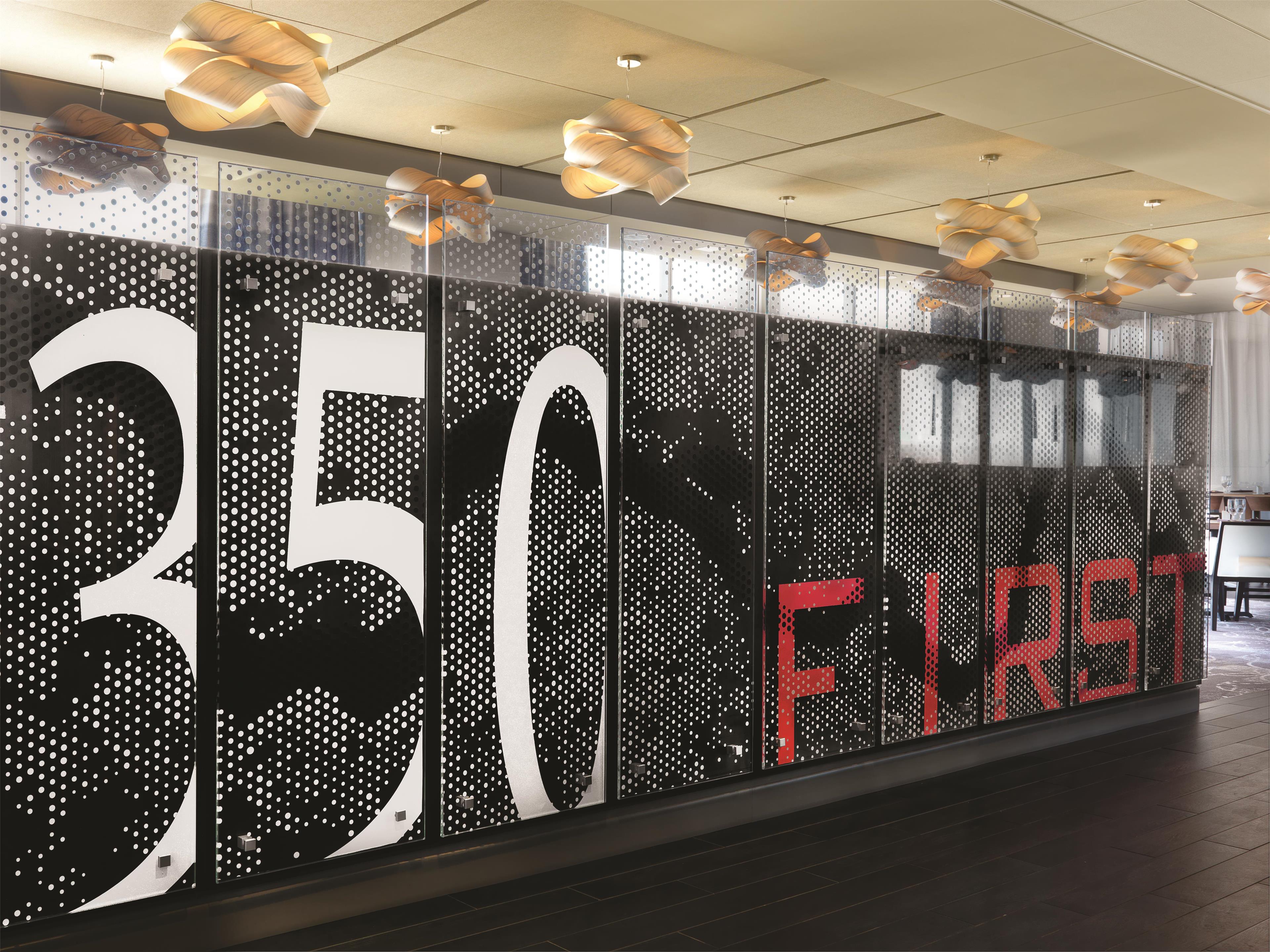 Restaurant | Doubletree by Hilton Cedar Rapids Convention Complex