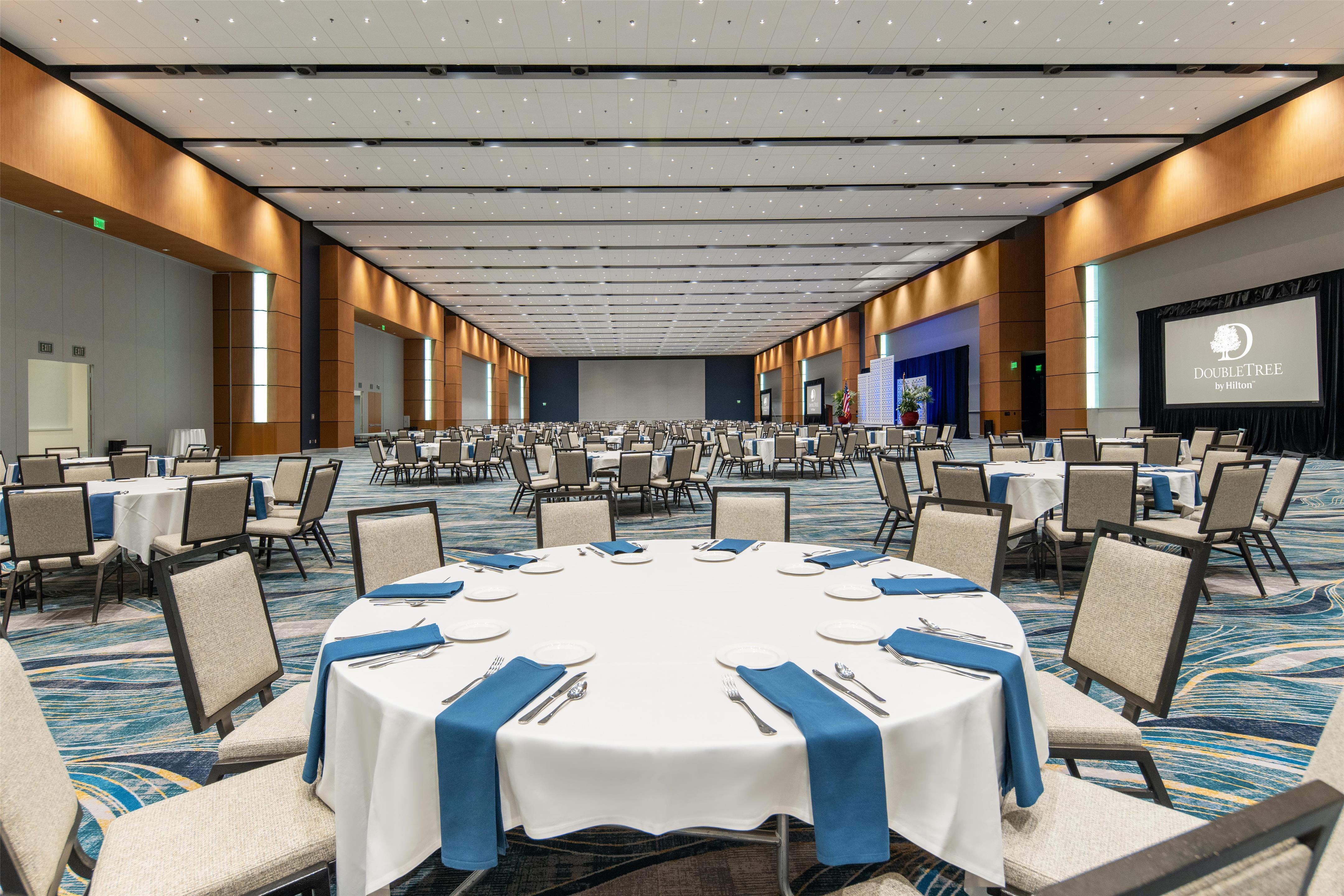Meeting Room | Doubletree by Hilton Cedar Rapids Convention Complex