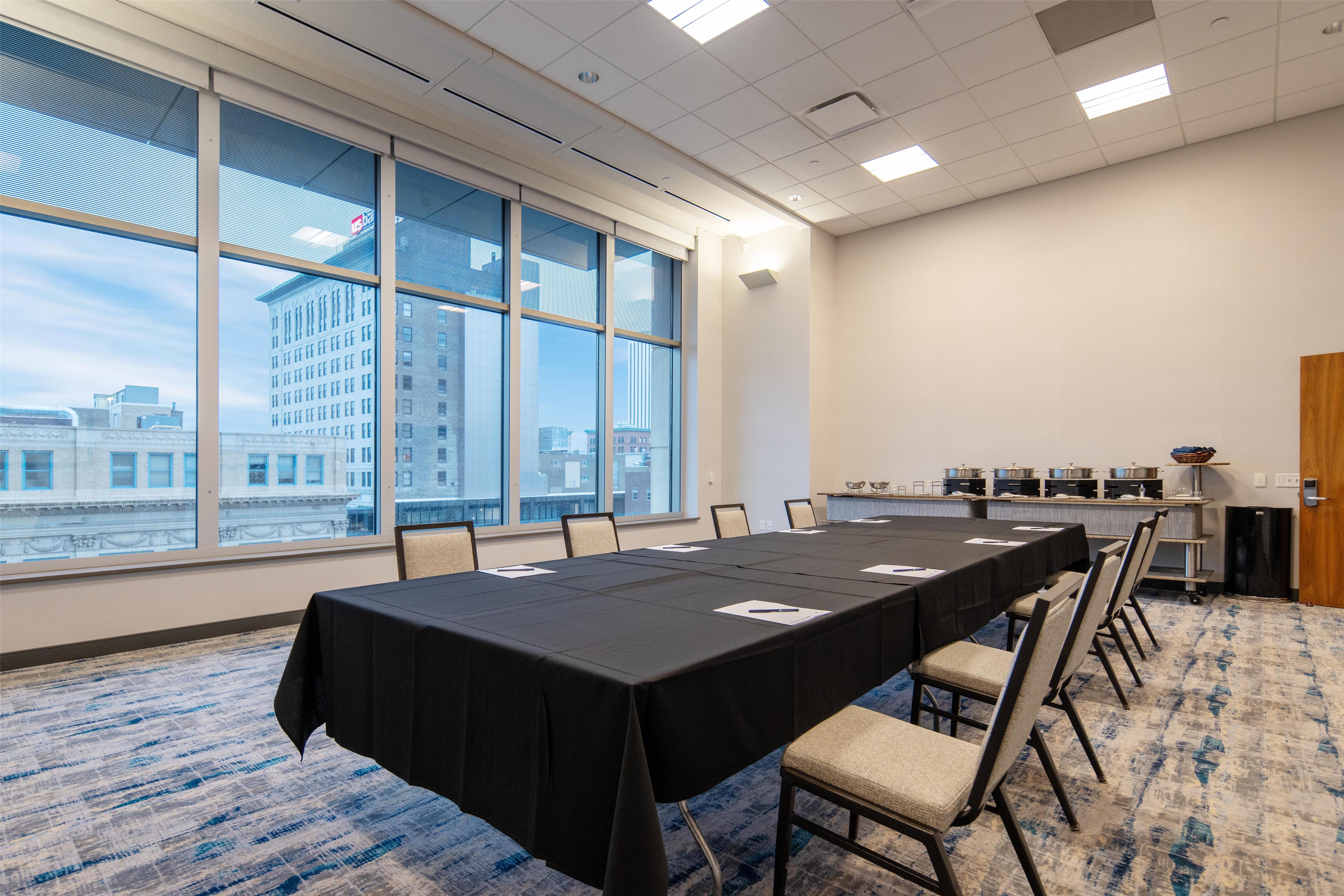 Meeting Room | Doubletree by Hilton Cedar Rapids Convention Complex