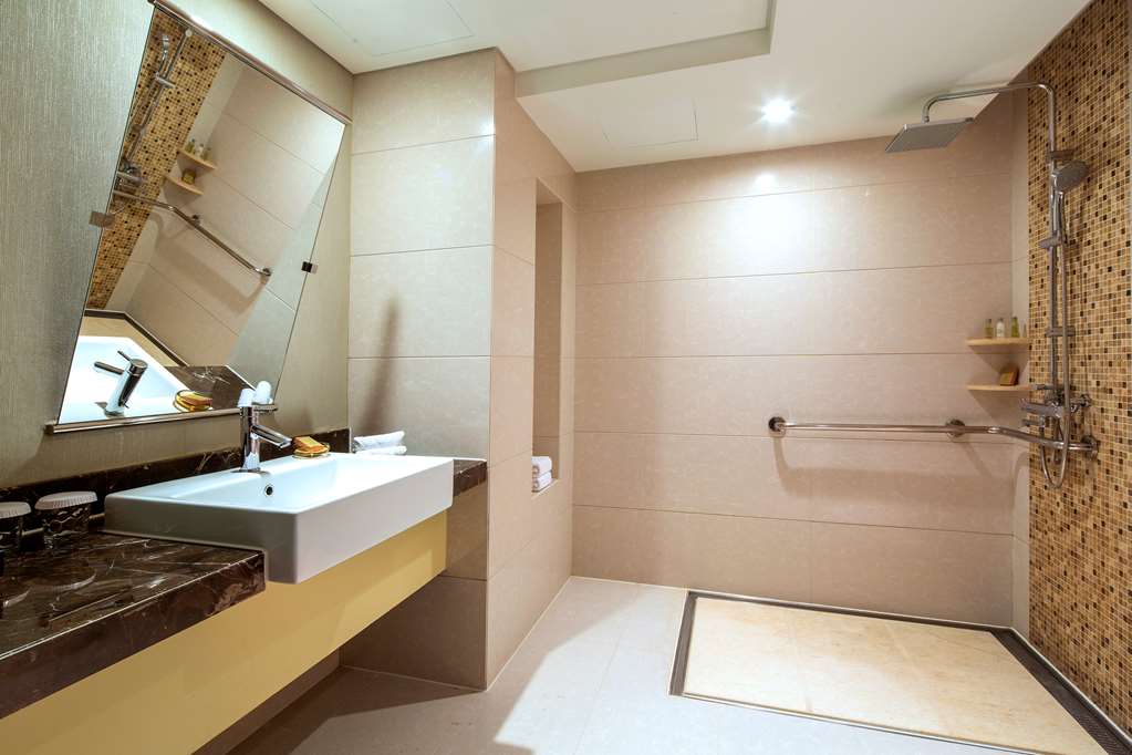 DOUBLETREE BY HILTON CHONGQING NORT-guestroom-Guest Room,Bathroom,On-Site.jpg