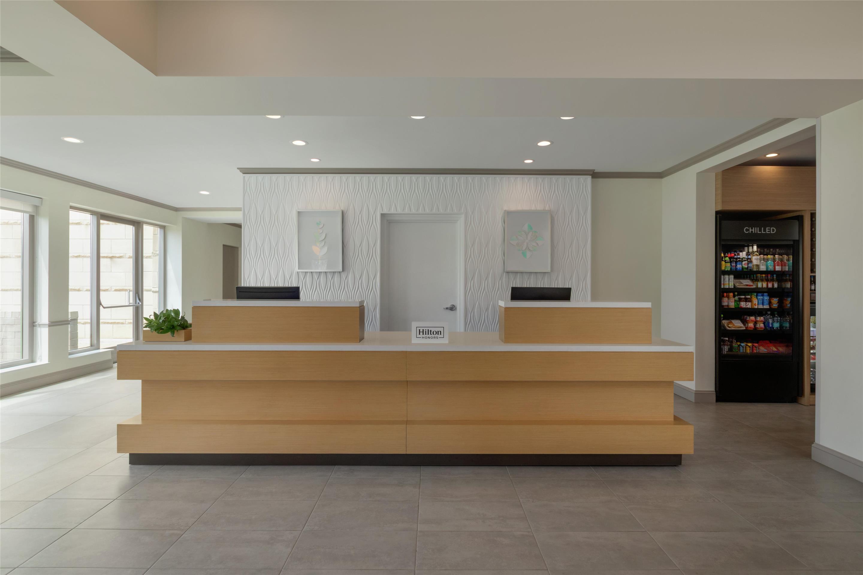 Reception | Hilton Garden Inn Cleveland Airport