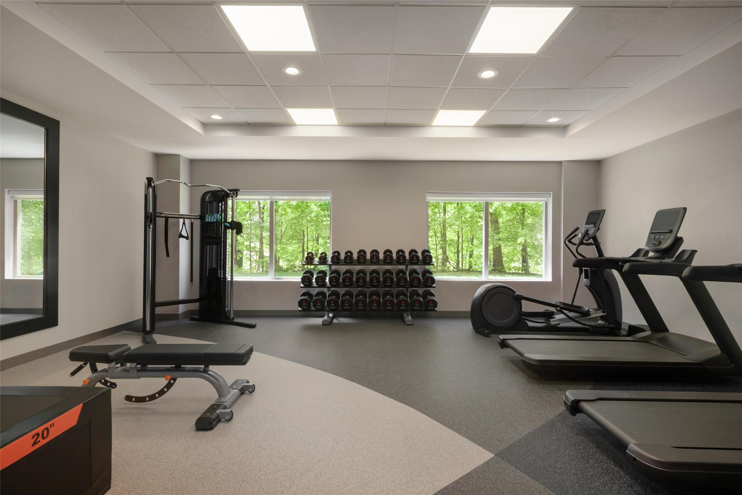 Health club fitness center gym | Hilton Garden Inn Cleveland Airport