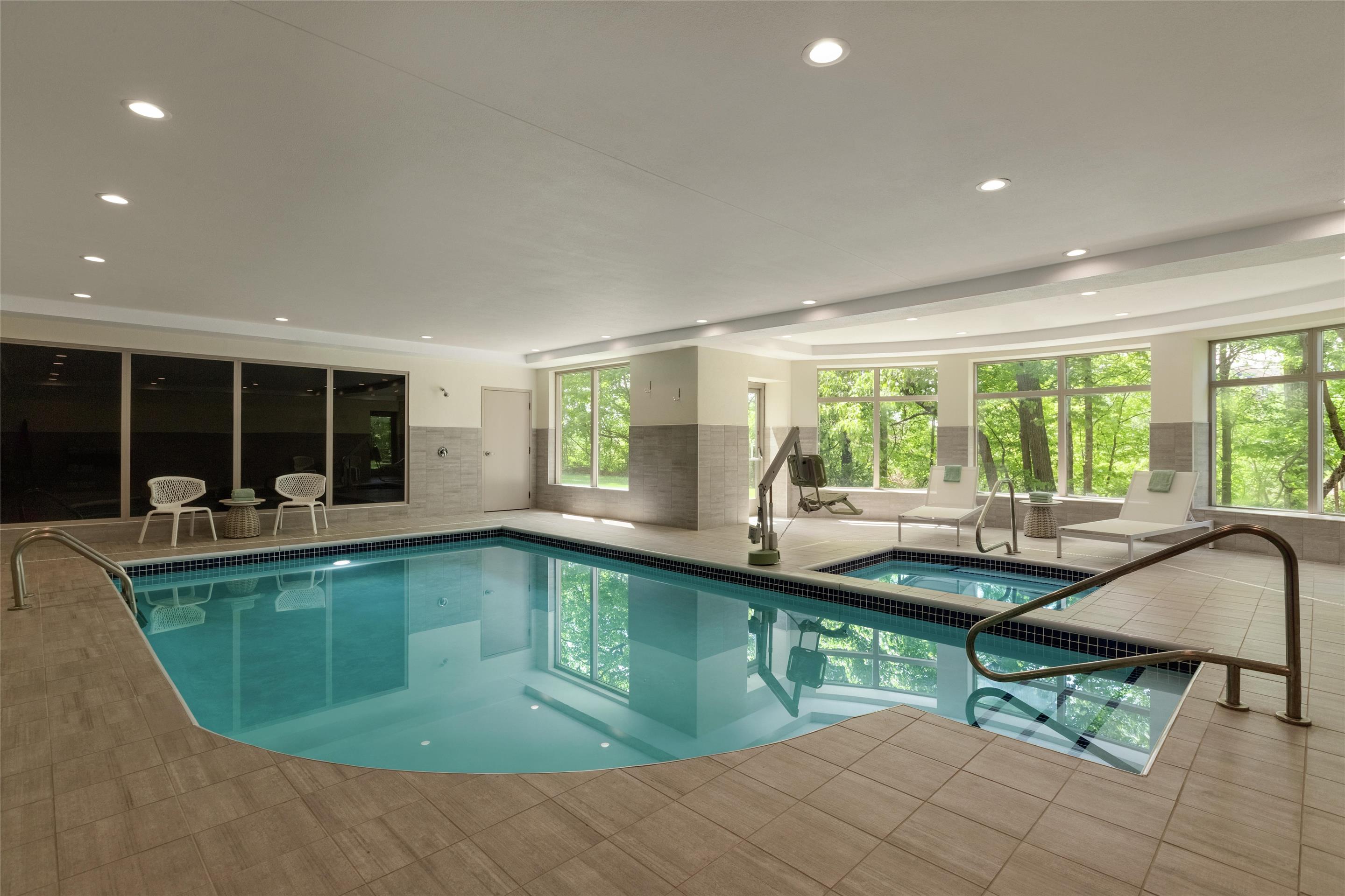 Pool | Hilton Garden Inn Cleveland Airport