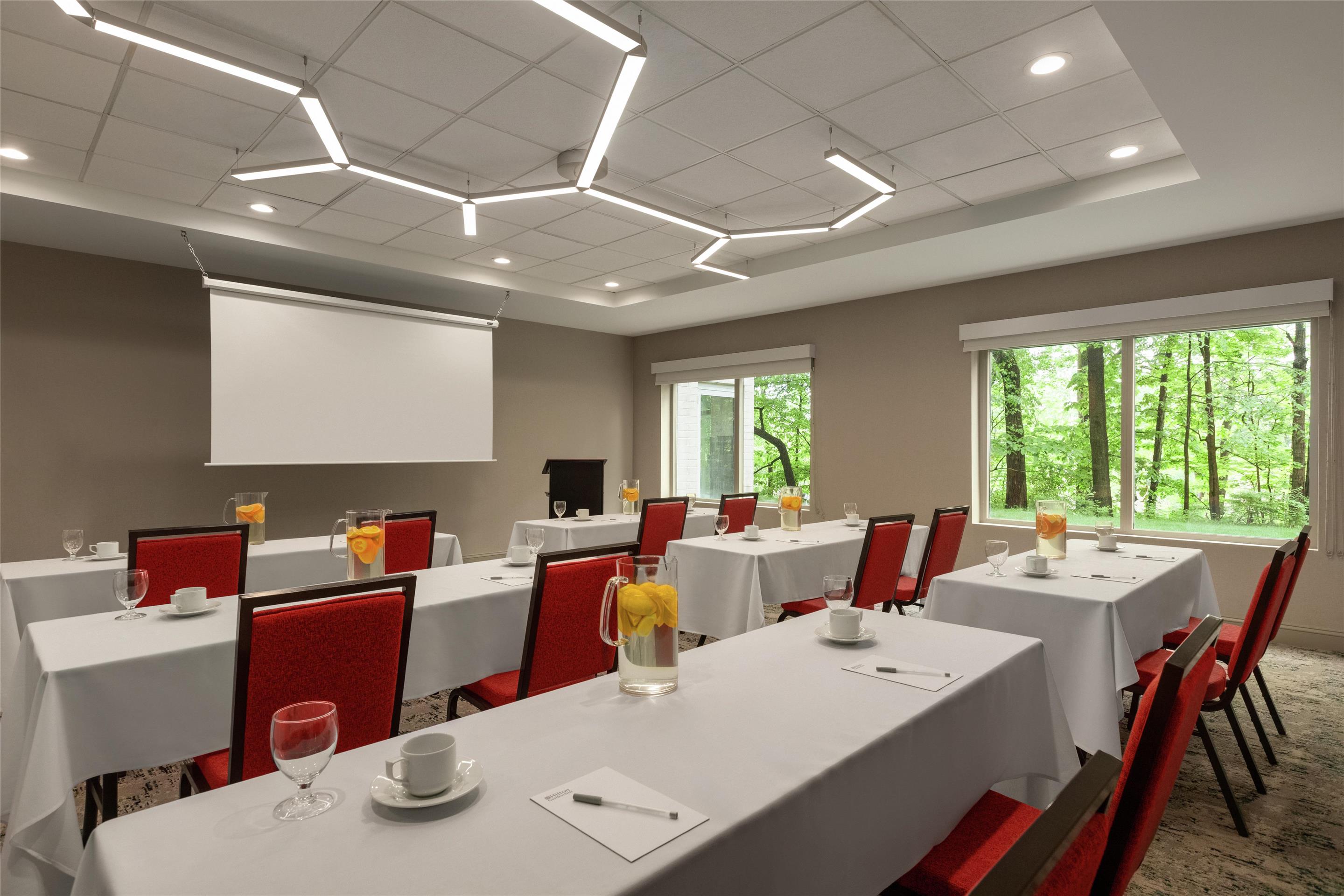 Meeting Room | Hilton Garden Inn Cleveland Airport