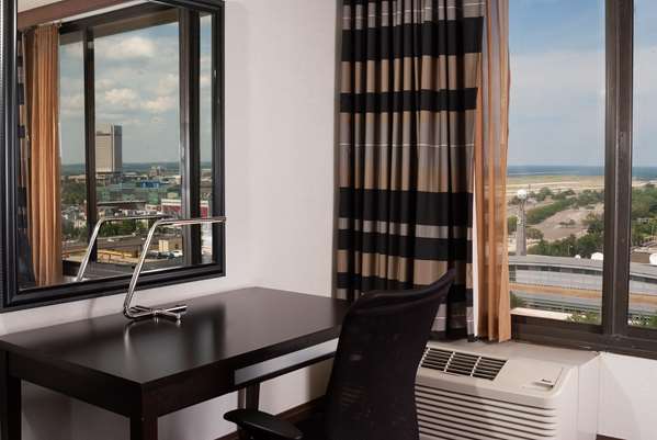  - DoubleTree by Hilton Hotel Downtown Cleveland