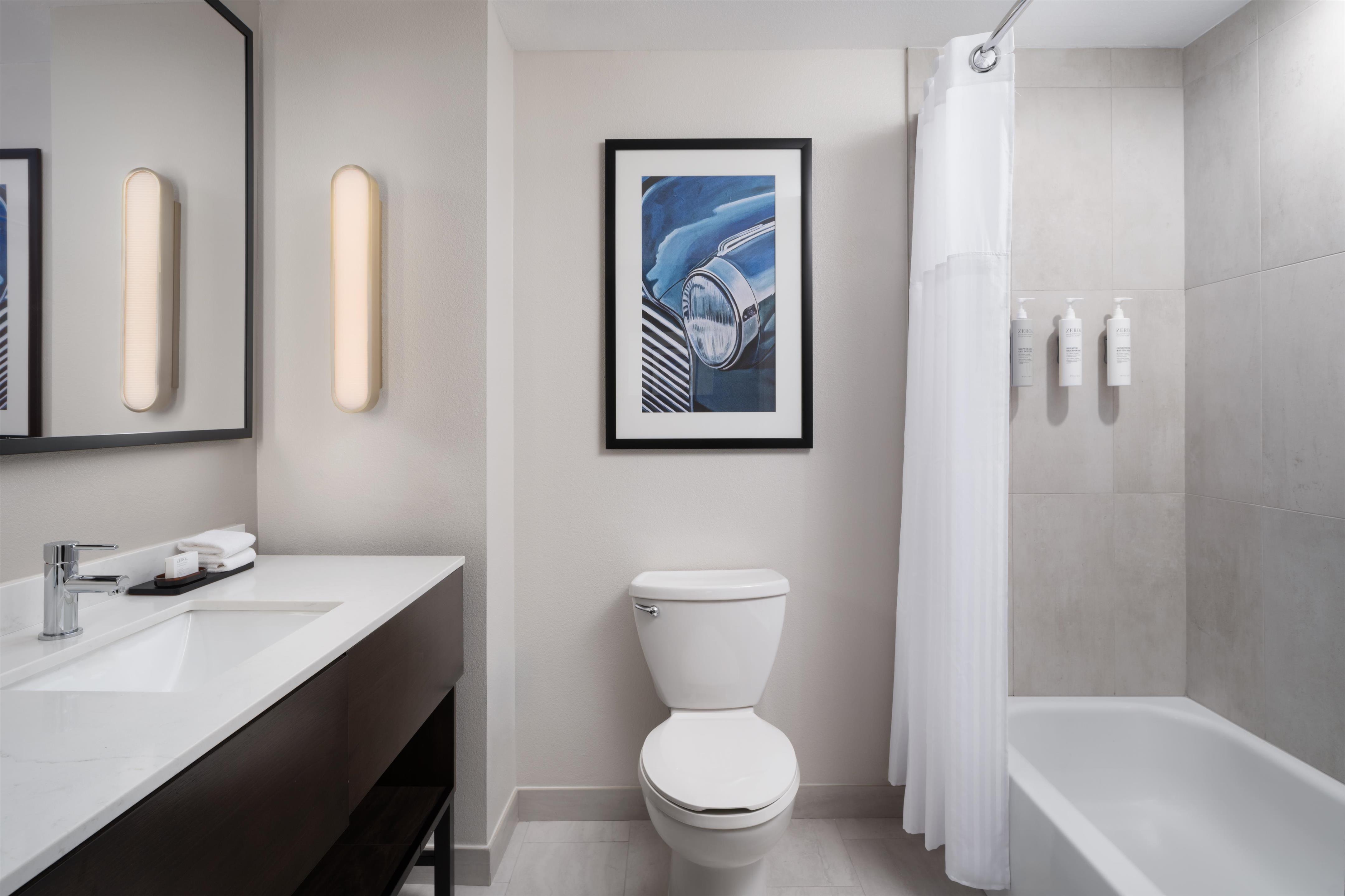 Guest room bath