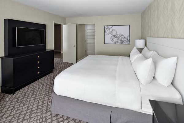  - DoubleTree Suites by Hilton Hotel Charlotte