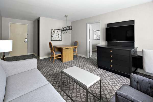  - DoubleTree Suites by Hilton Hotel Charlotte