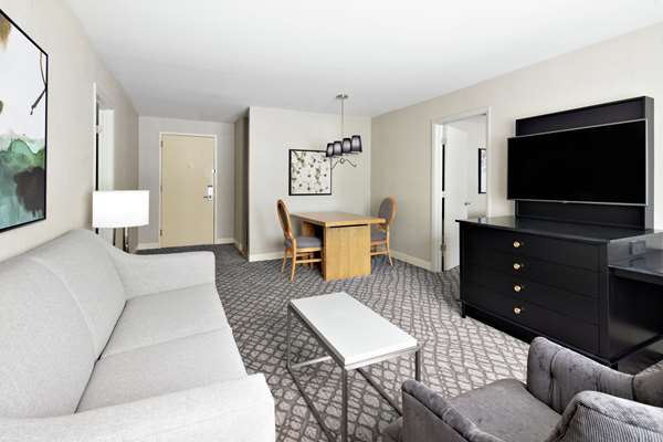  - DoubleTree Suites by Hilton Hotel Charlotte