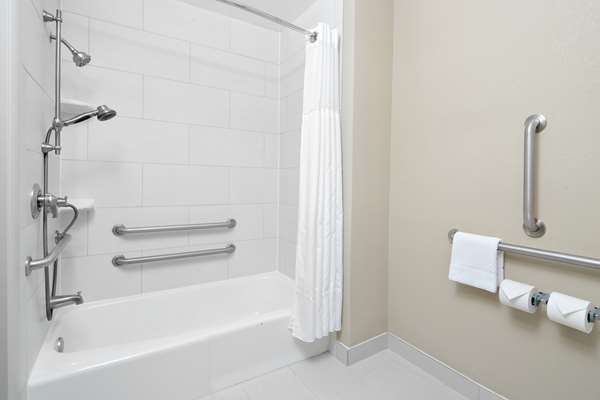  - DoubleTree Suites by Hilton Hotel Charlotte