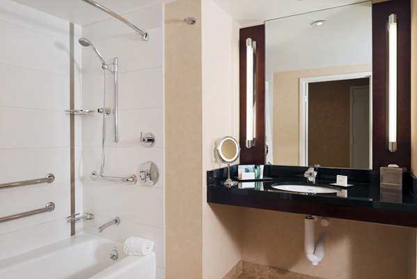  - Hilton Hotel Center City Charlotte