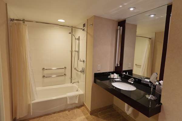  - Hilton Hotel Center City Charlotte