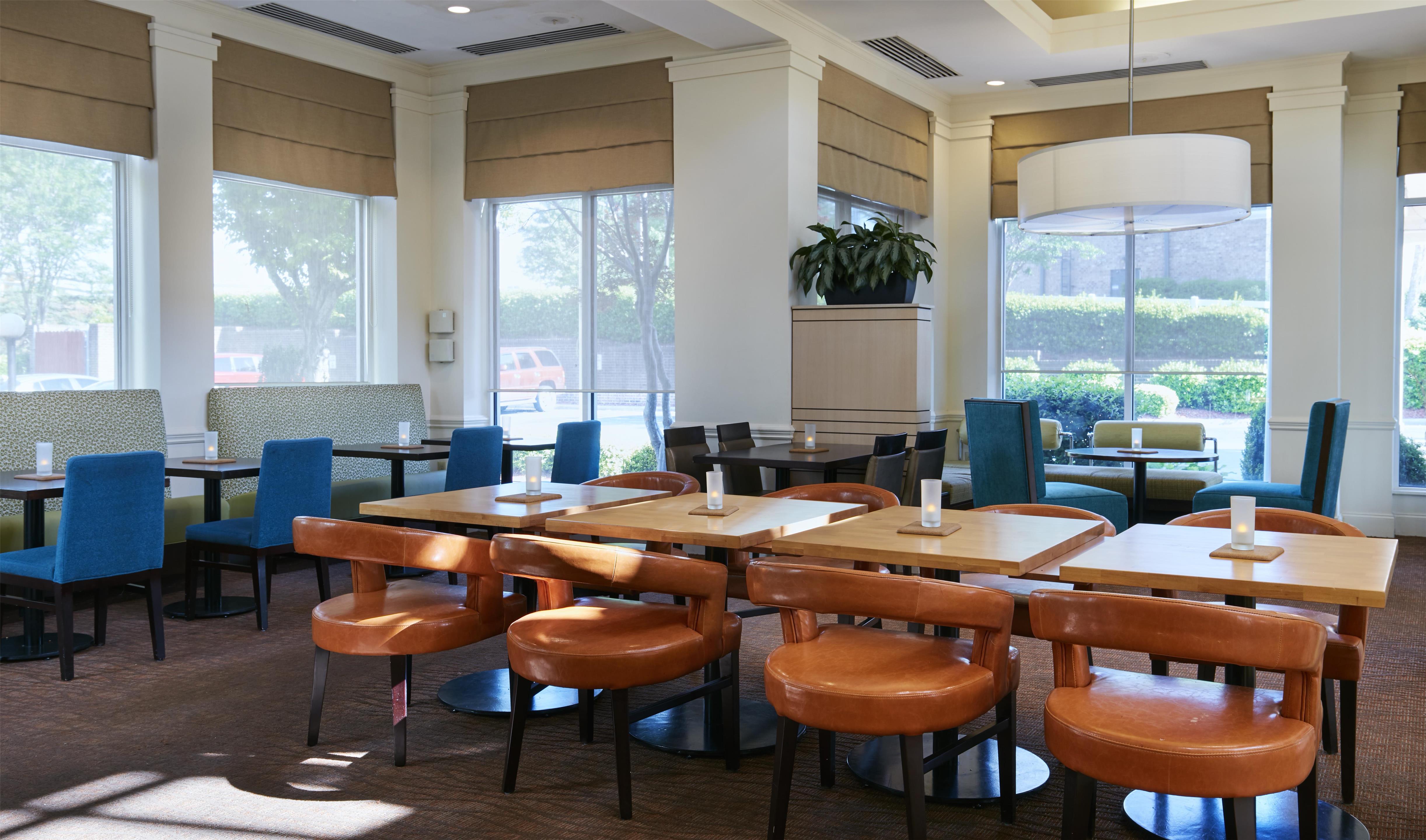 Restaurant | Hilton Garden Inn Charlotte North