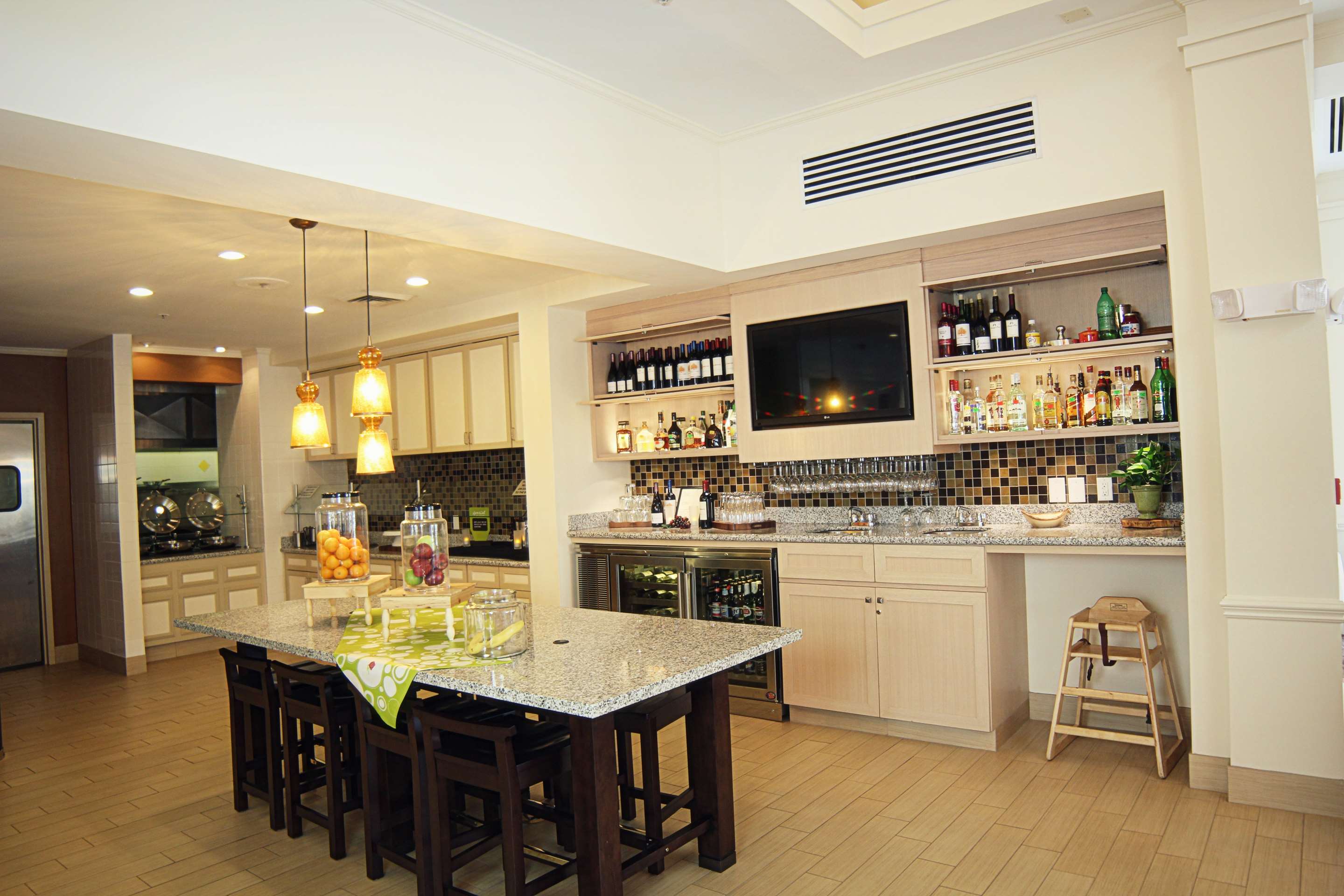 Restaurant | Hilton Garden Inn Charlotte Pineville