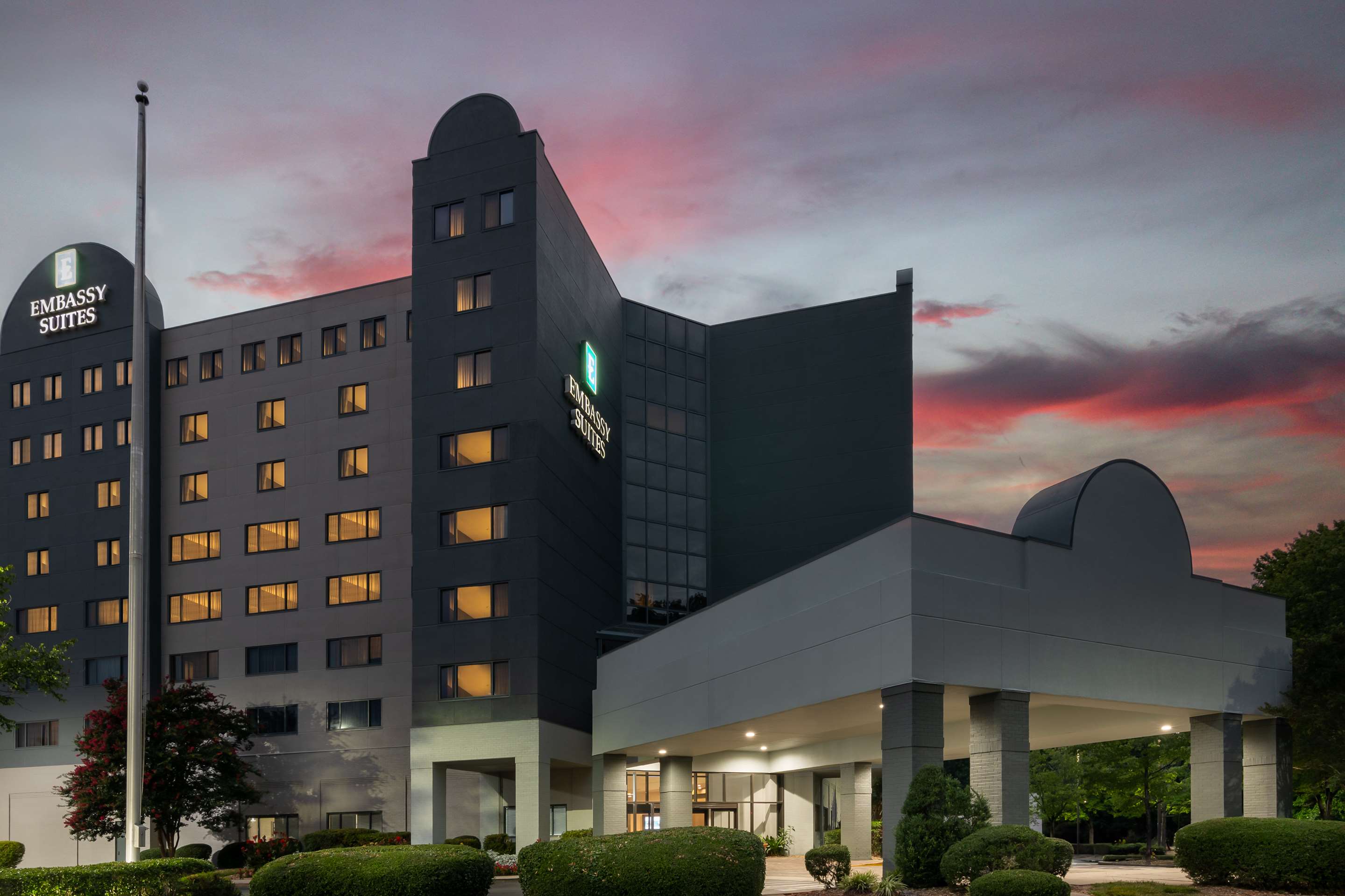Exterior | Embassy Suites Hotel Charlotte