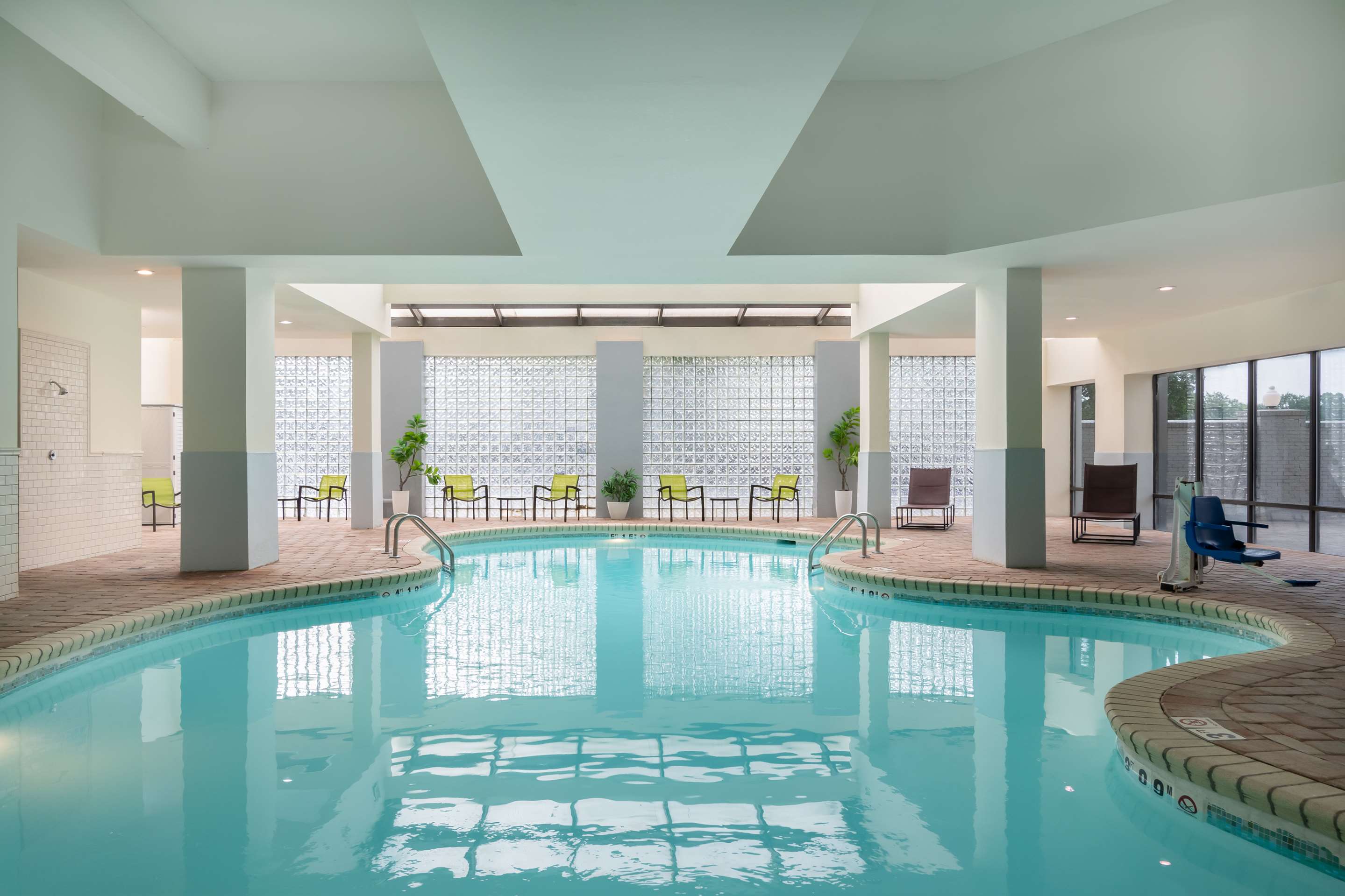 Pool | Embassy Suites Hotel Charlotte