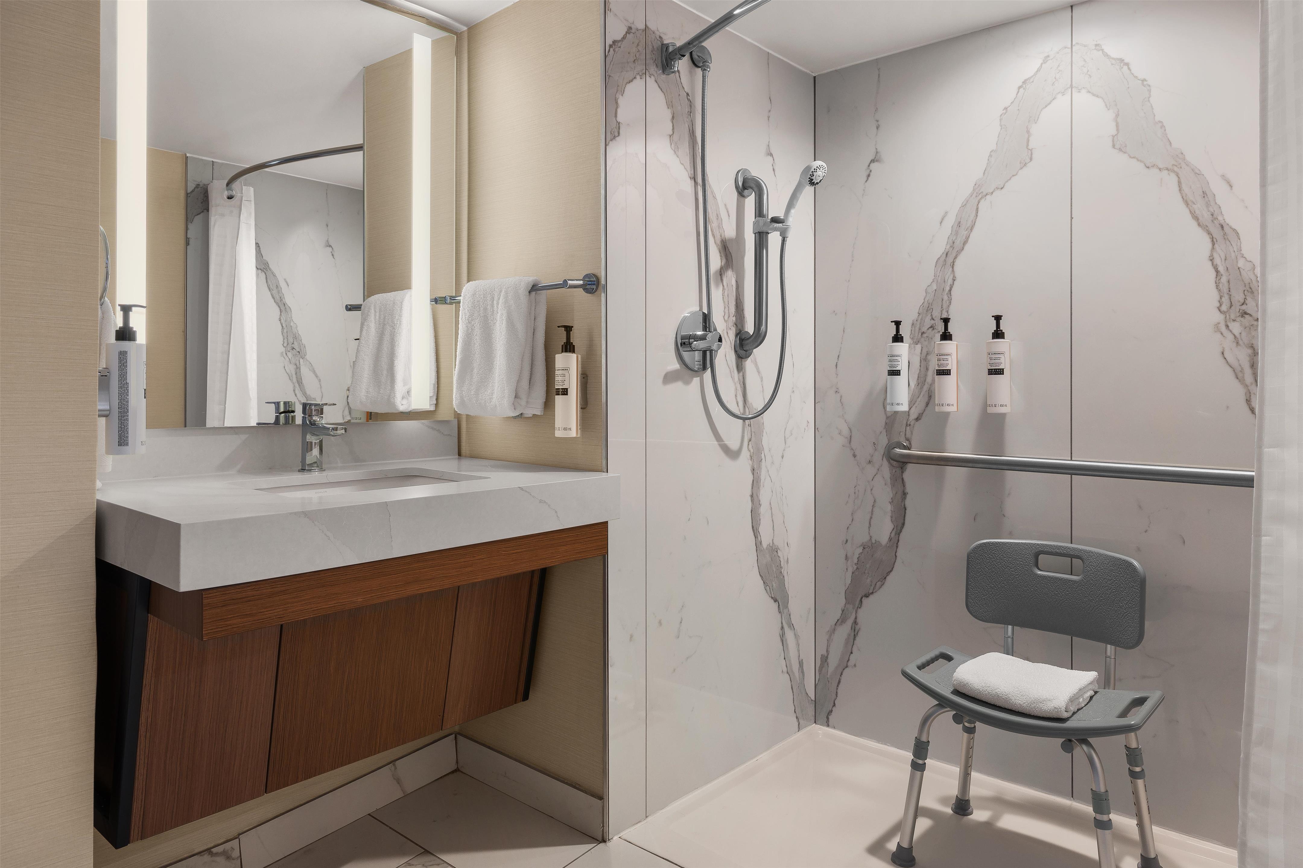 Guest room bath