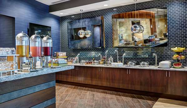 Restaurant - DoubleTree by Hilton Hotel Gateway Village Charlotte - I-77, Exit 10B