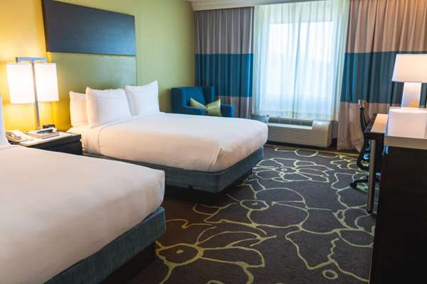  - DoubleTree by Hilton Hotel Gateway Village Charlotte - I-77, Exit 10B