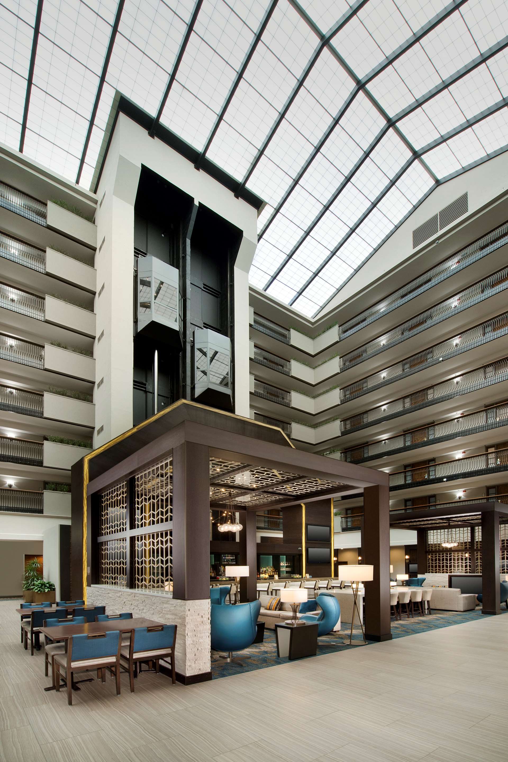 Lobby | Embassy Suites by Hilton Columbus
