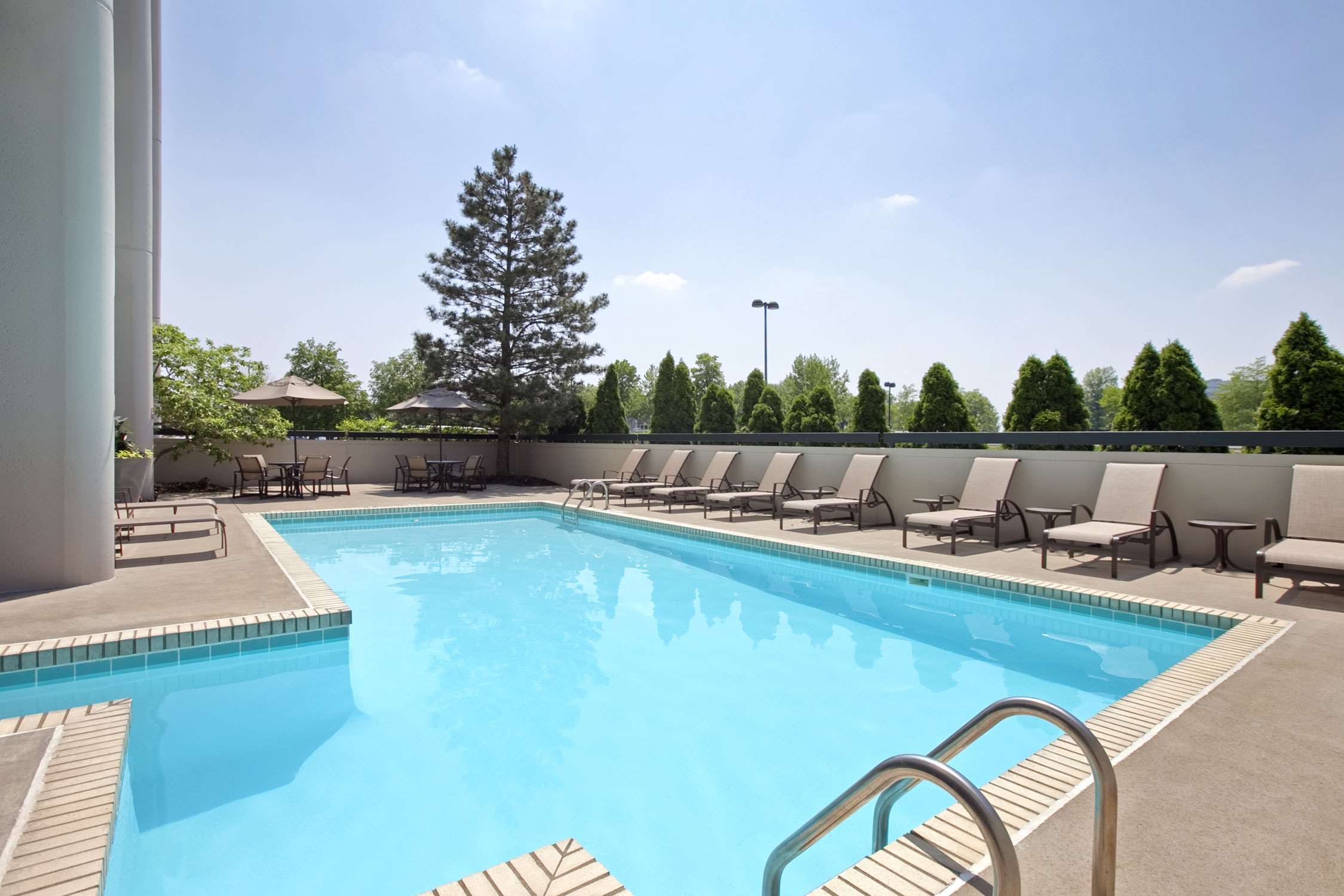Pool | Embassy Suites by Hilton Columbus