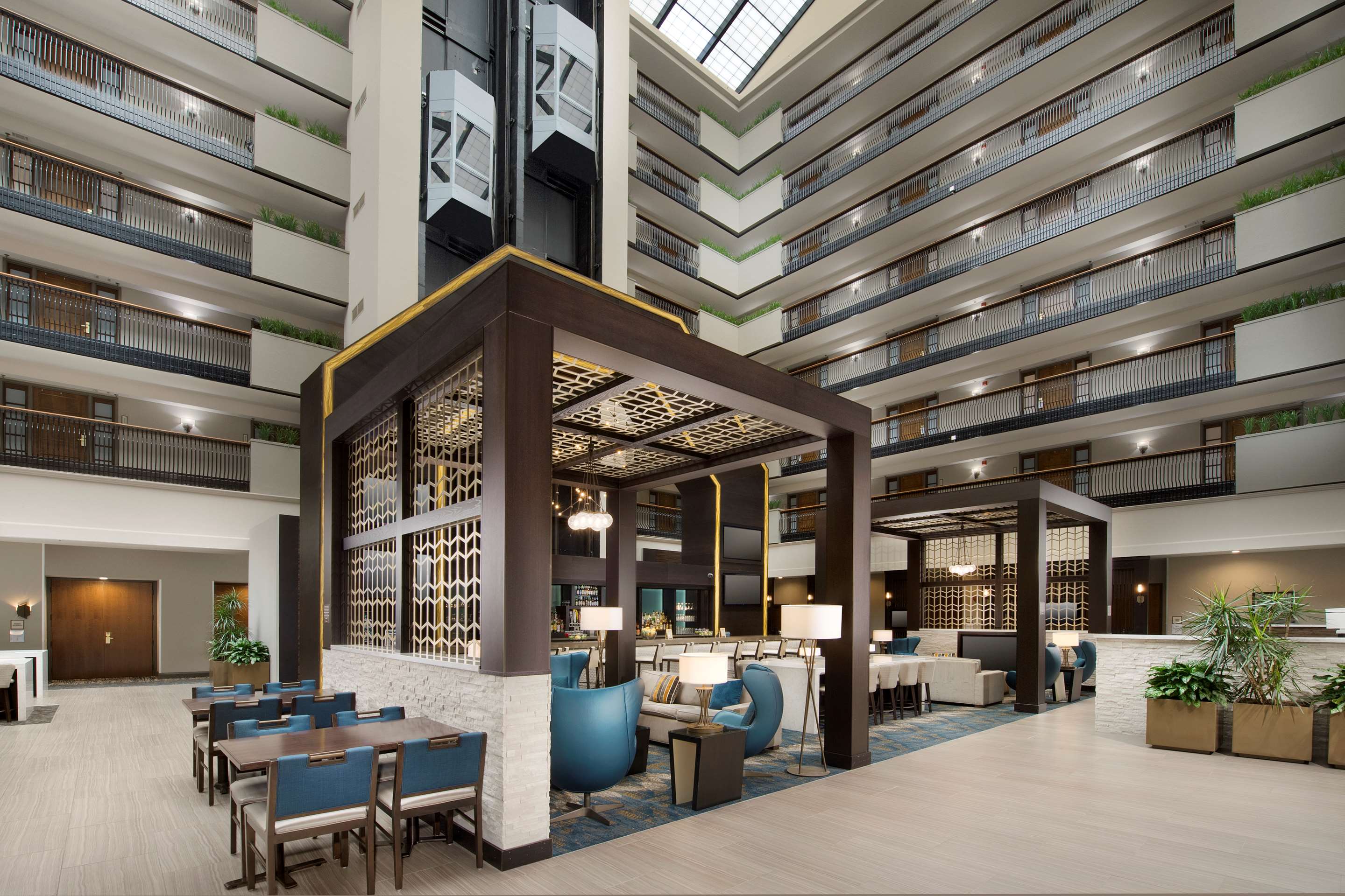 Lobby | Embassy Suites by Hilton Columbus