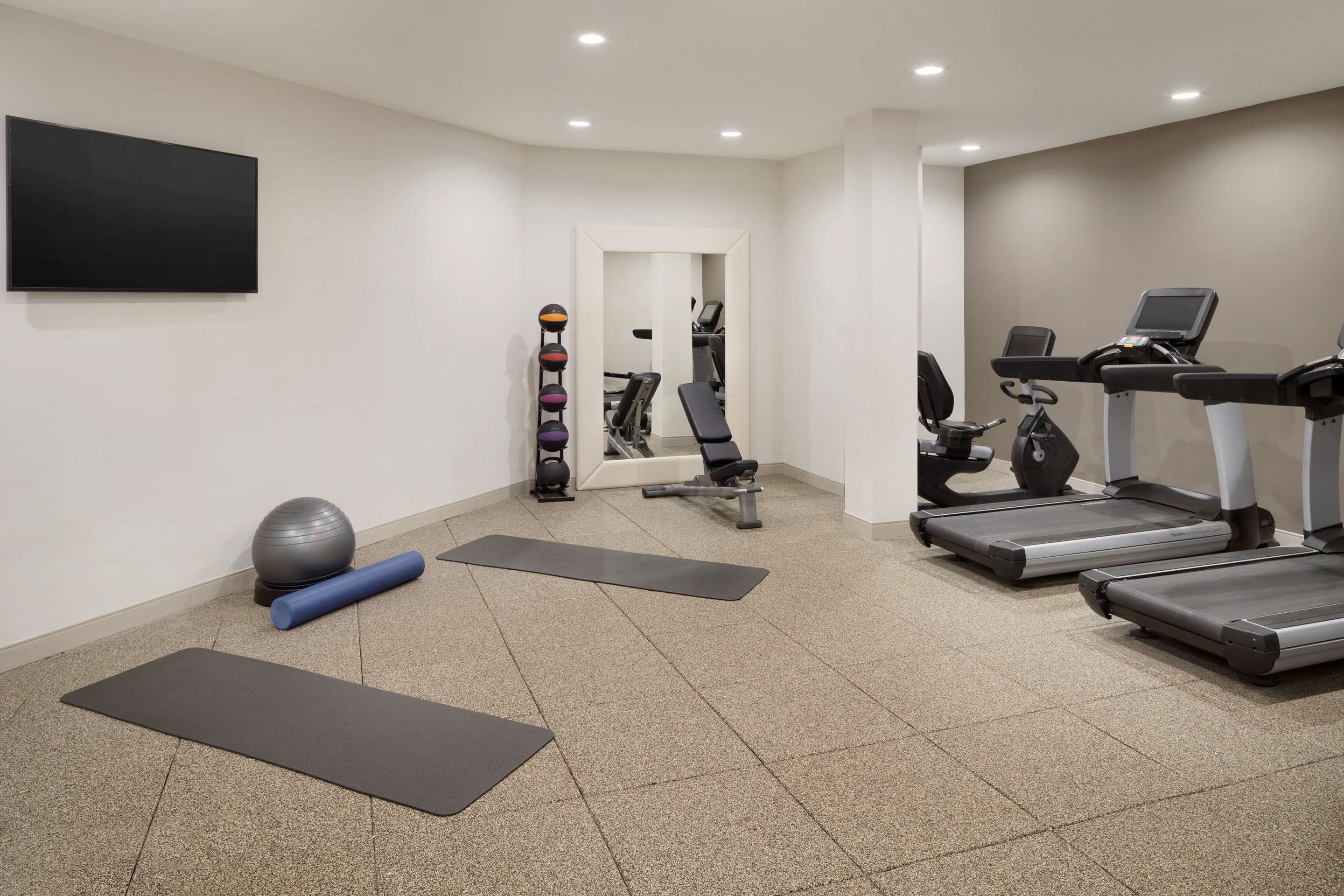 Health club fitness center gym | Embassy Suites by Hilton Columbus