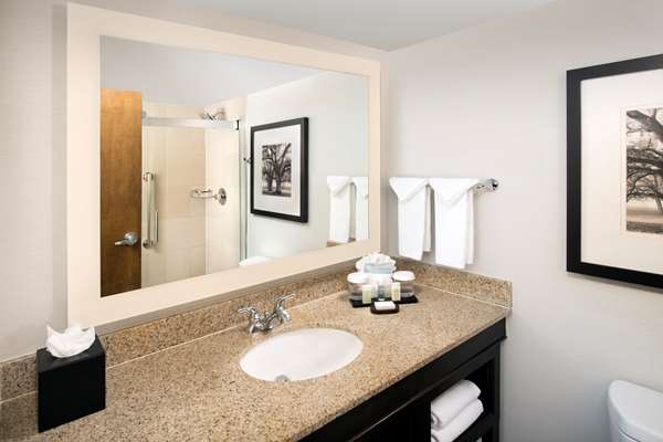  - Embassy Suites Columbus - I-270, Exit 27