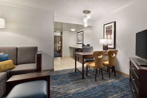  - Embassy Suites Columbus - I-270, Exit 27