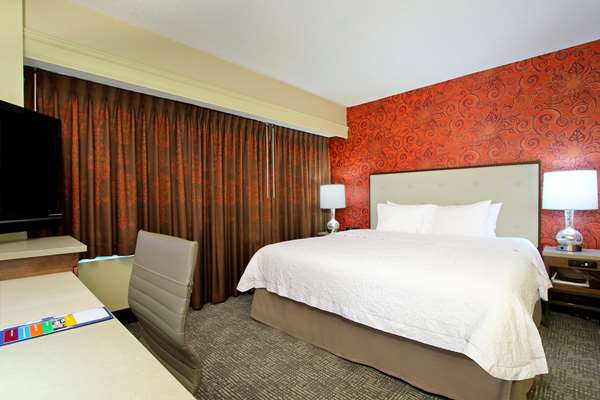  - Hampton Inn & Suites Downtown Columbus - I-670, Exit 4