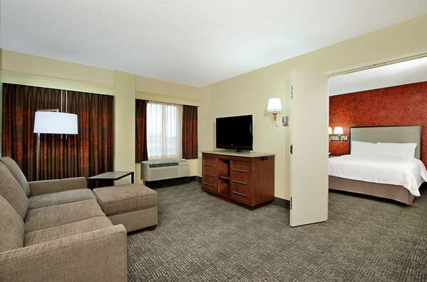  - Hampton Inn & Suites Downtown Columbus - I-670, Exit 4