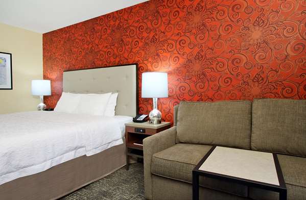  - Hampton Inn & Suites Downtown Columbus - I-670, Exit 4