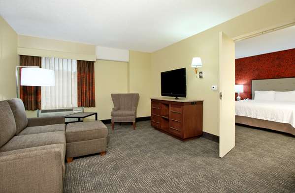  - Hampton Inn & Suites Downtown Columbus - I-670, Exit 4