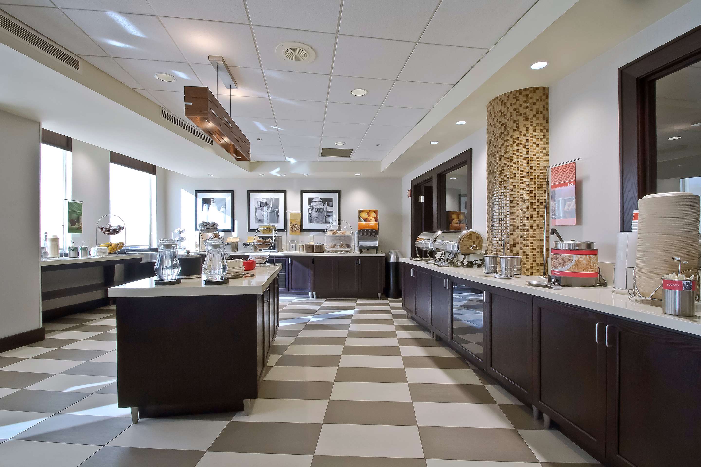Restaurant | Hampton Inn & Suites Columbus-Downtown