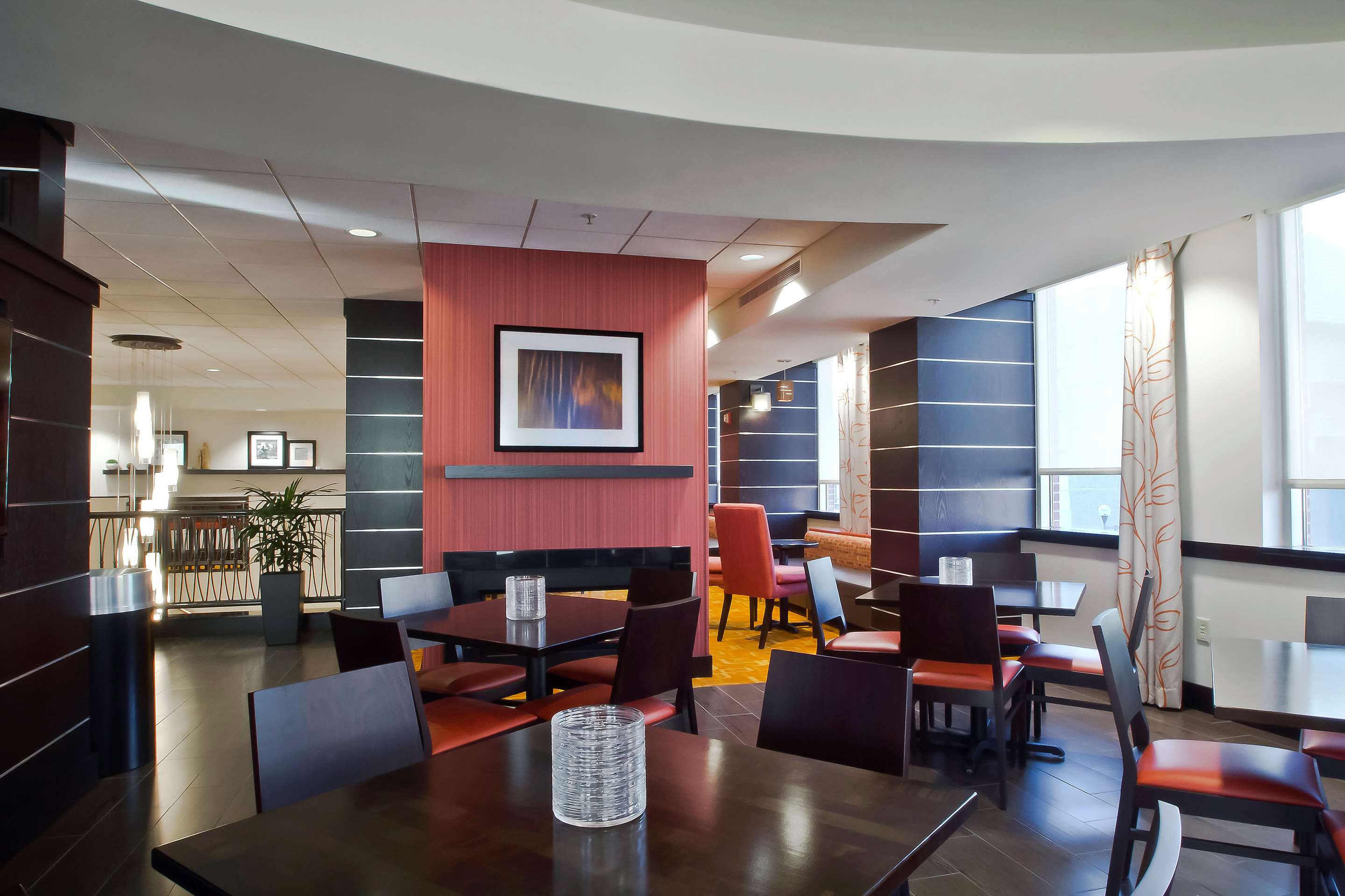 Restaurant | Hampton Inn & Suites Columbus-Downtown