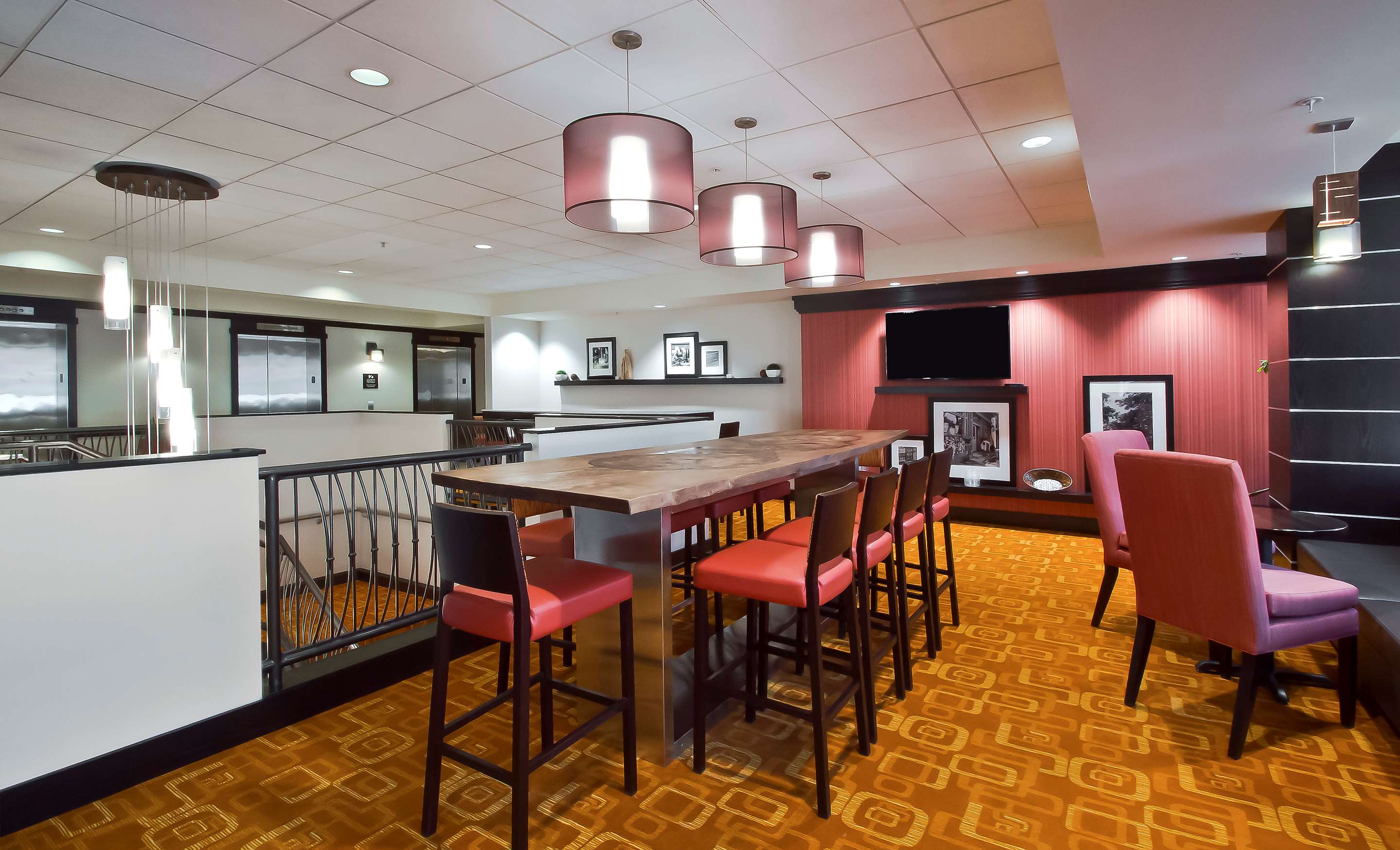 Reception | Hampton Inn & Suites Columbus-Downtown