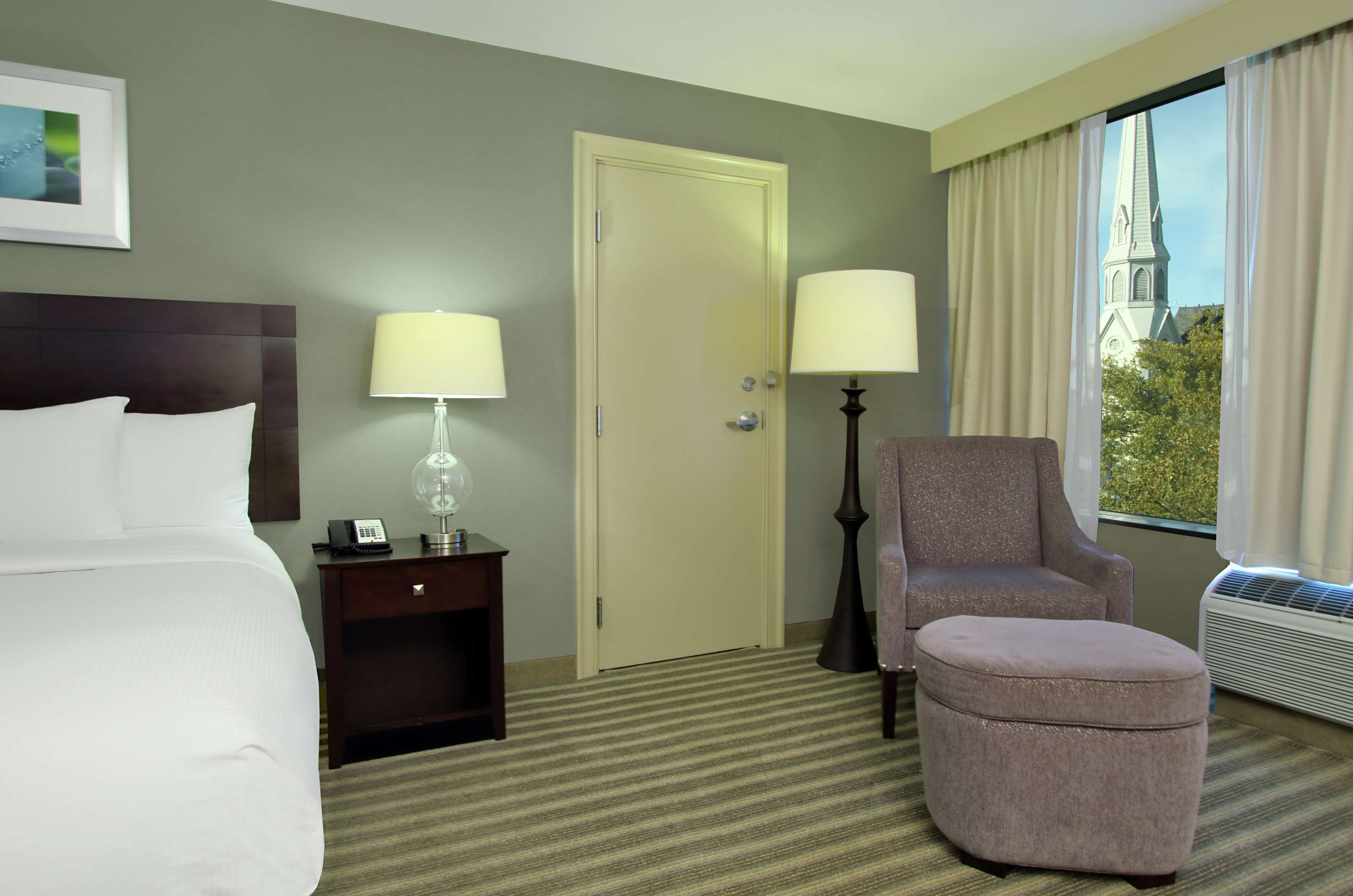 DoubleTree by Hilton Hotel Newark Ohio Room Type - 1 KING STUDIO SUITE