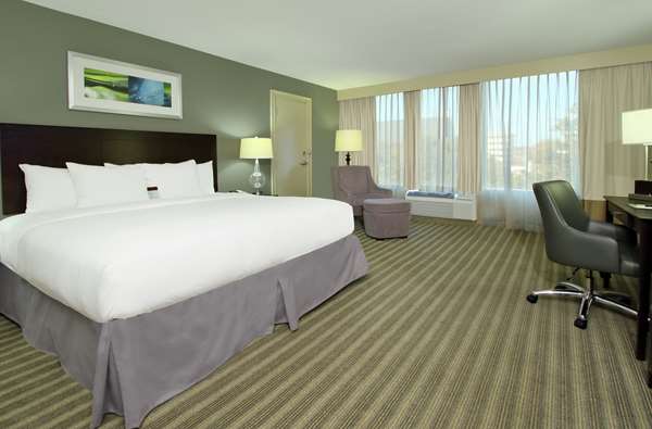  - DoubleTree by Hilton Hotel Newark