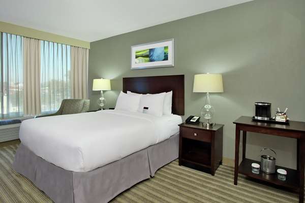  - DoubleTree by Hilton Hotel Newark