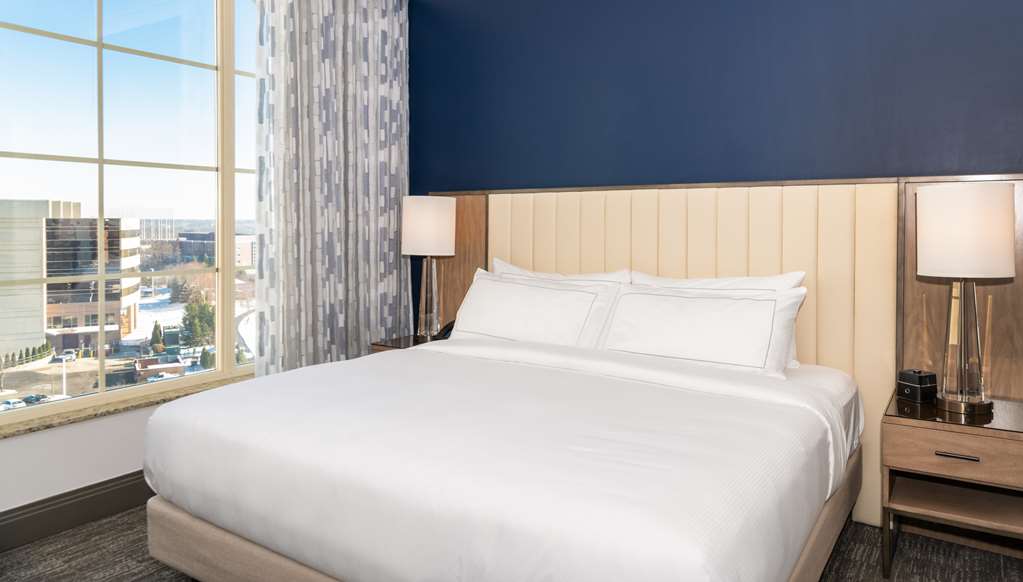 Hilton Columbus/Polaris Room Type - 1KG EXEC PALR STE HEAR ACC
