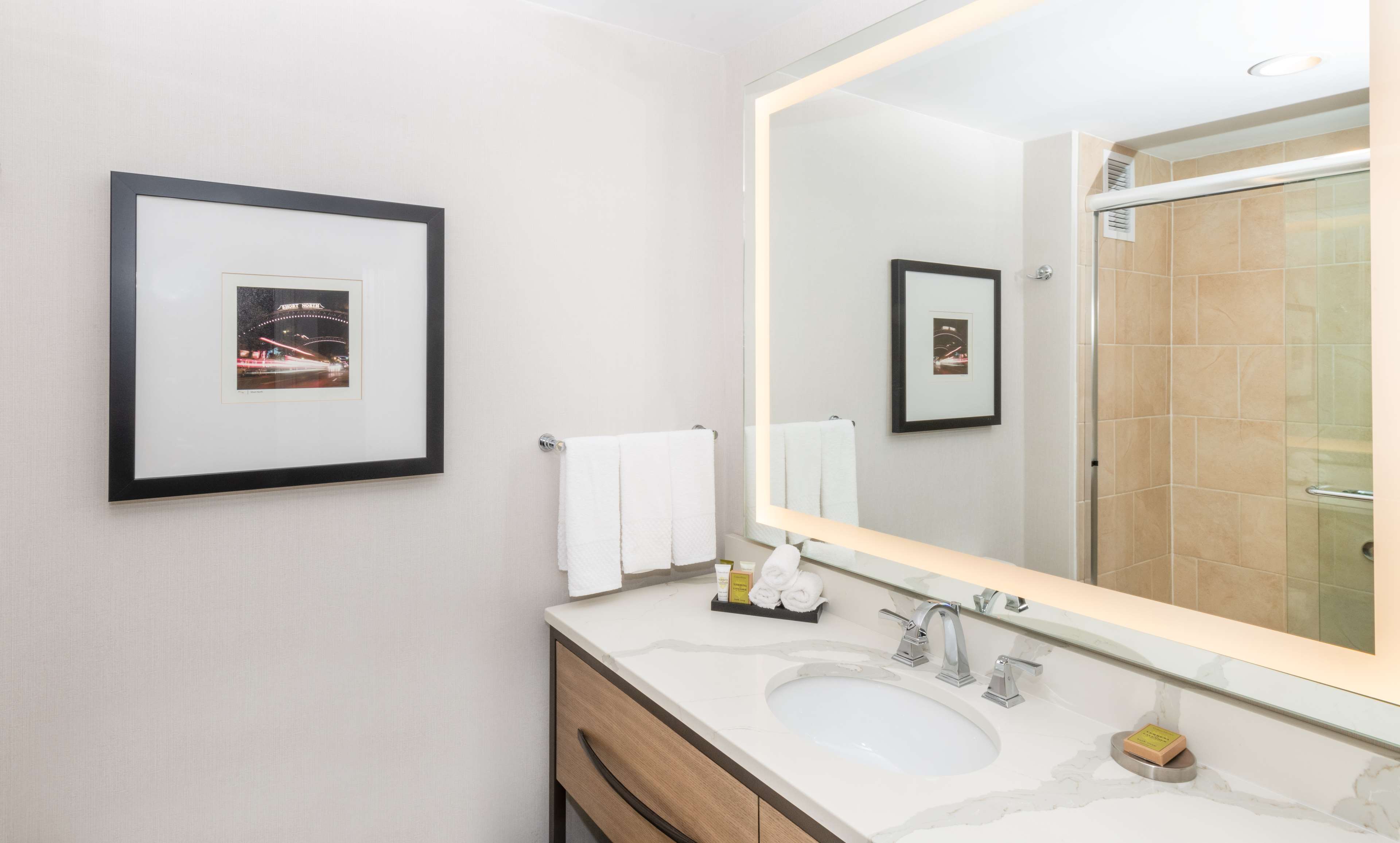 Hilton Columbus/Polaris Room Type - 1 EXEC KING -LOUNGE ACCESS