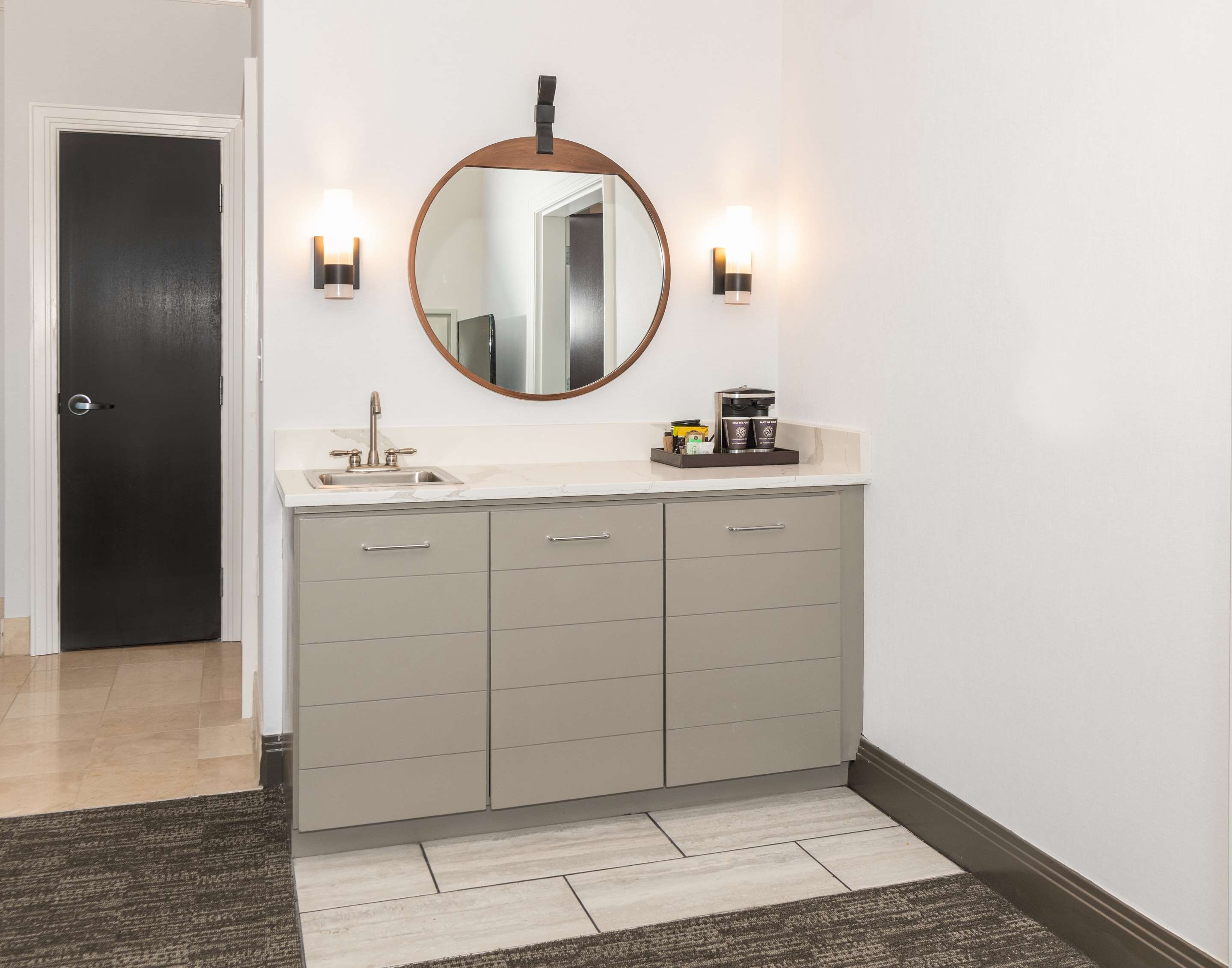 Guest room