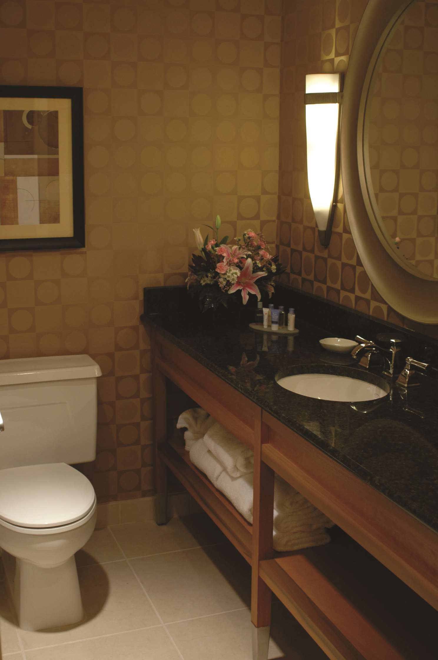 Guest room bath
