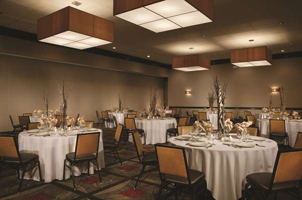  - DoubleTree by Hilton Hotel Worthington Columbus - I-270, Exit 23