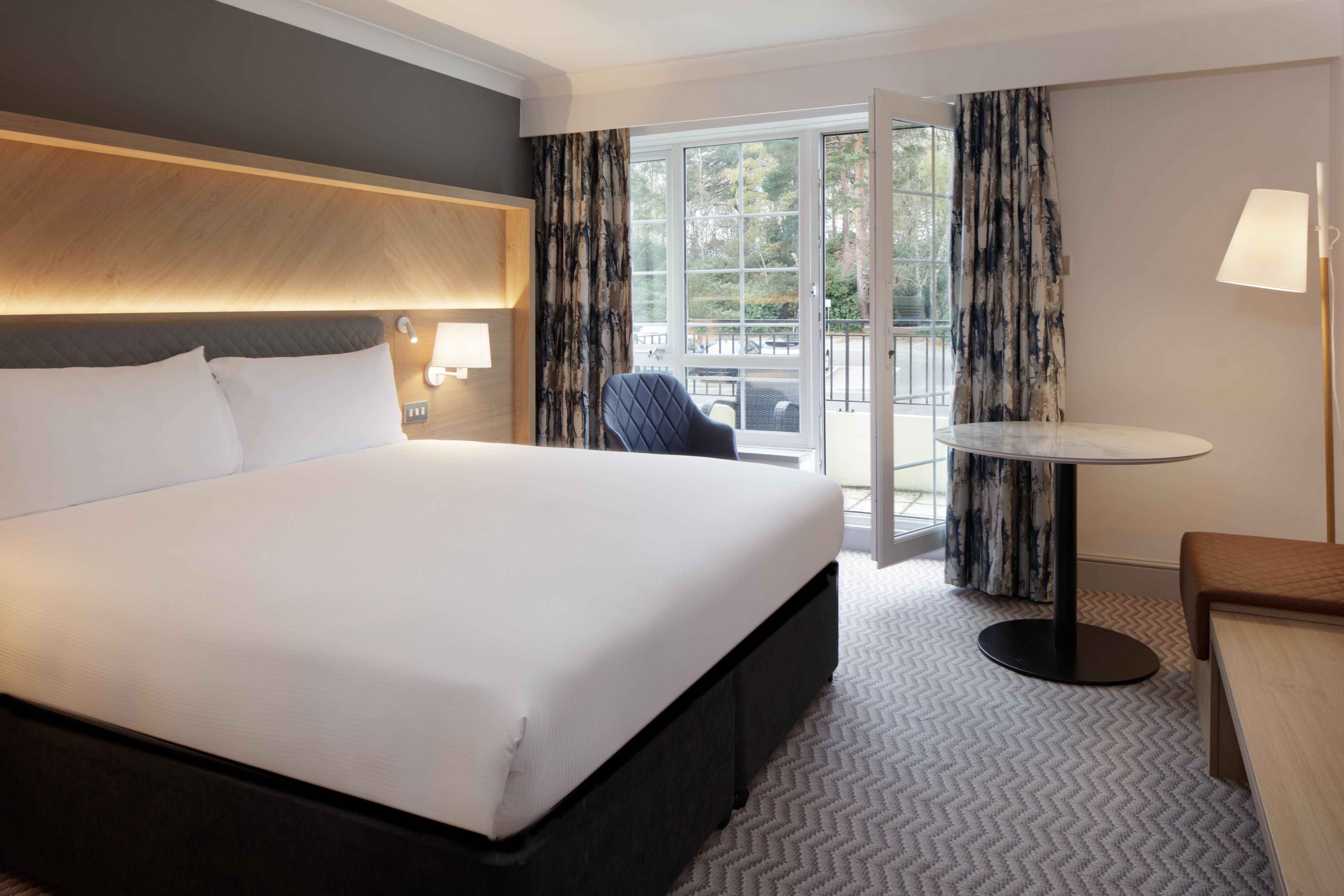 Hilton Cobham Room Type - KING BALCONY WITH A VIEW