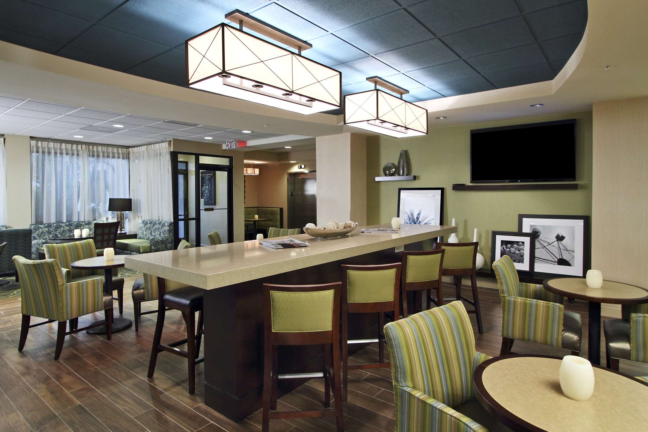 Lobby | Hampton Inn Cocoa Beach