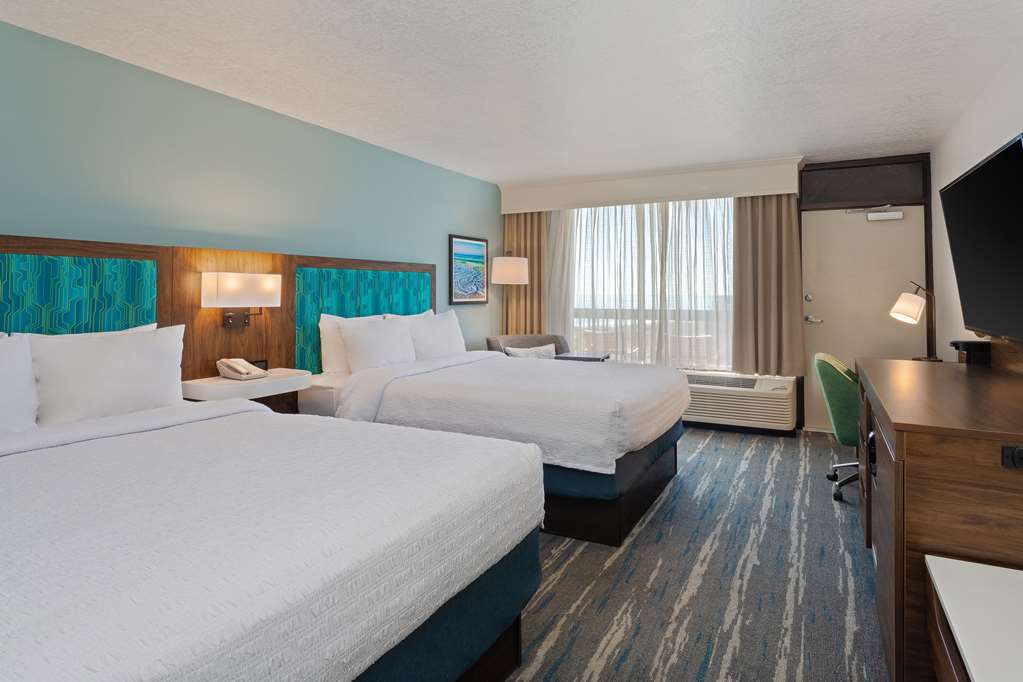 Hampton Inn Cocoa Beach - Tap to explore photos