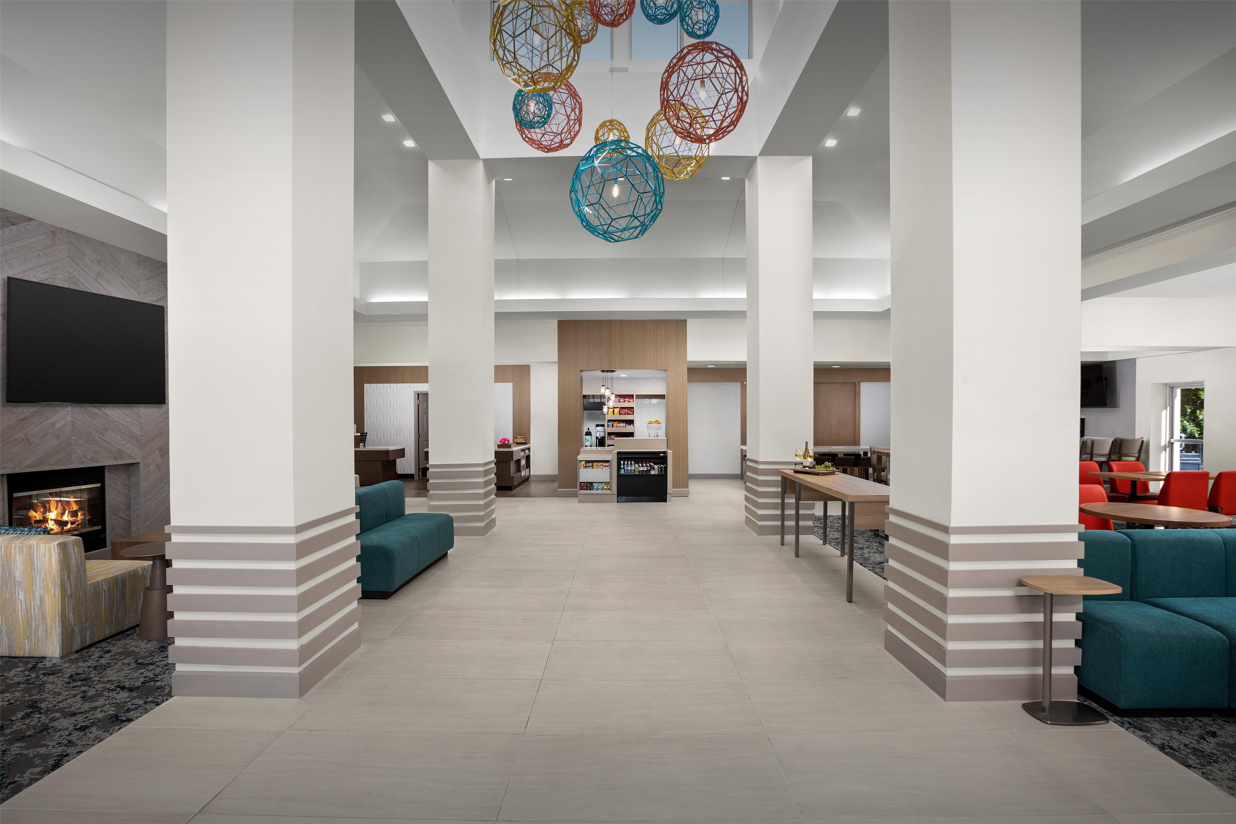 Lobby | Hilton Garden Inn Colorado Springs North Air Force Academy