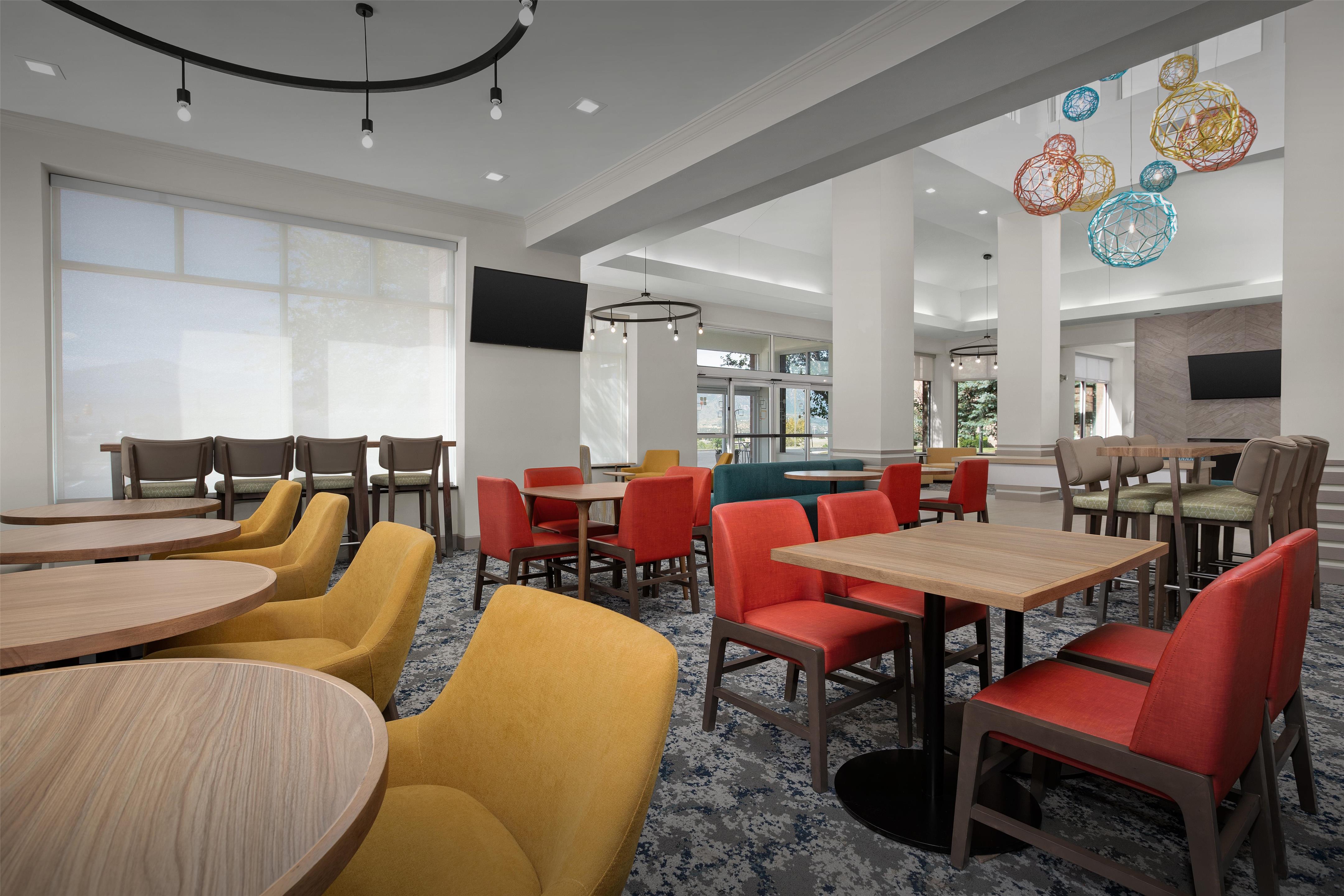 Restaurant | Hilton Garden Inn Colorado Springs North Air Force Academy